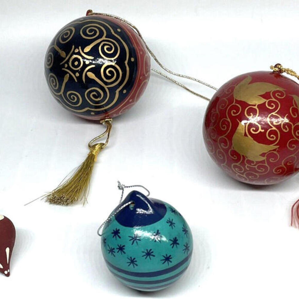 Vintage Hand Painted Wooden Christmas Ornaments LOT of‎ 4